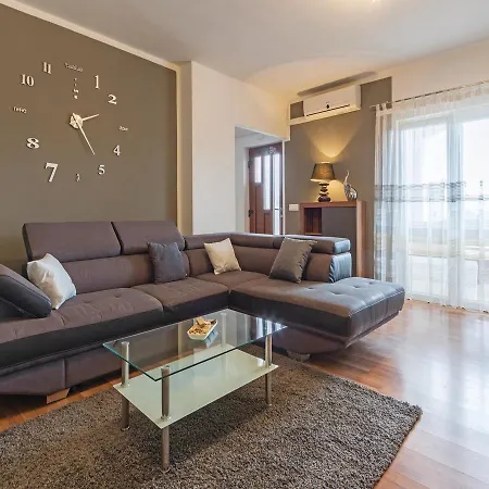 בית נופש Three-bedroom Holiday In *