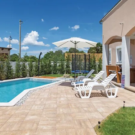 Three-bedroom Holiday In *